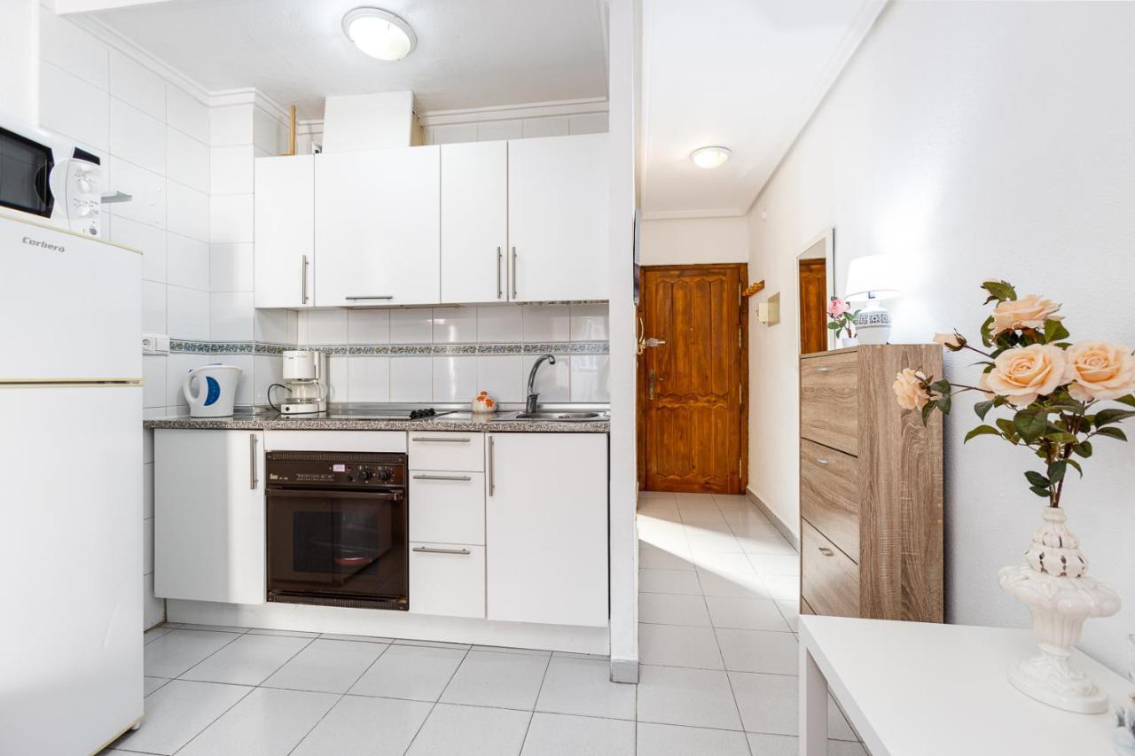 Apartment Studio Relax Almudena Торрев'єха Екстер'єр фото