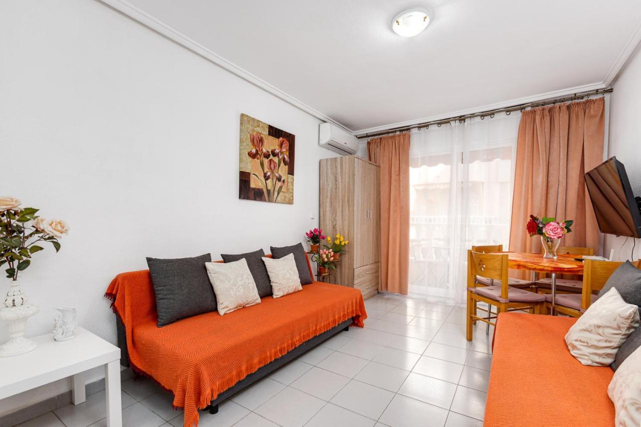 Apartment Studio Relax Almudena Торрев'єха Екстер'єр фото