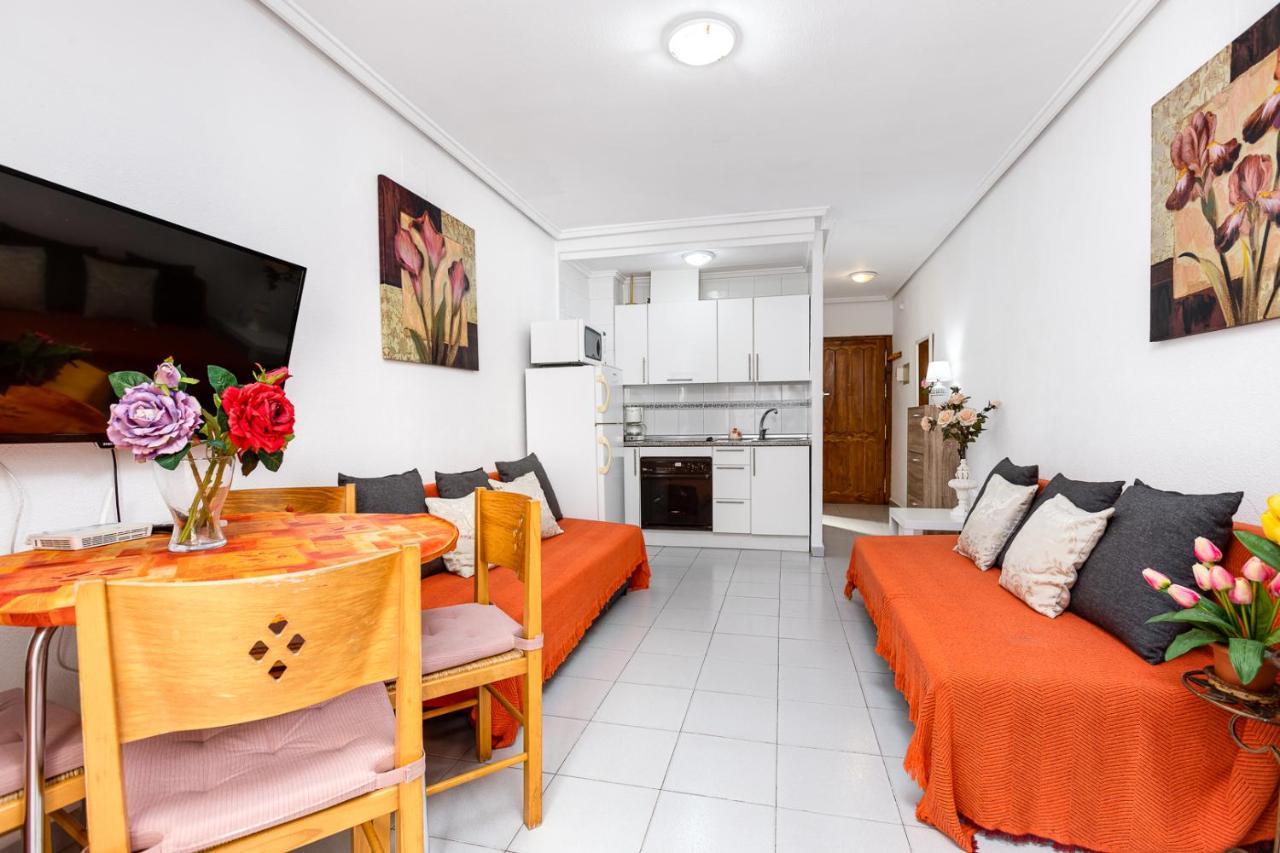 Apartment Studio Relax Almudena Торрев'єха Екстер'єр фото